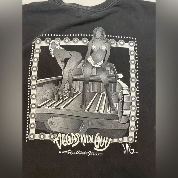 VINTAGE Vegas Kinda Guy Pin Up Sexy Girl Graphic Men XL Black Short Sleeve - Picture 2 of 9